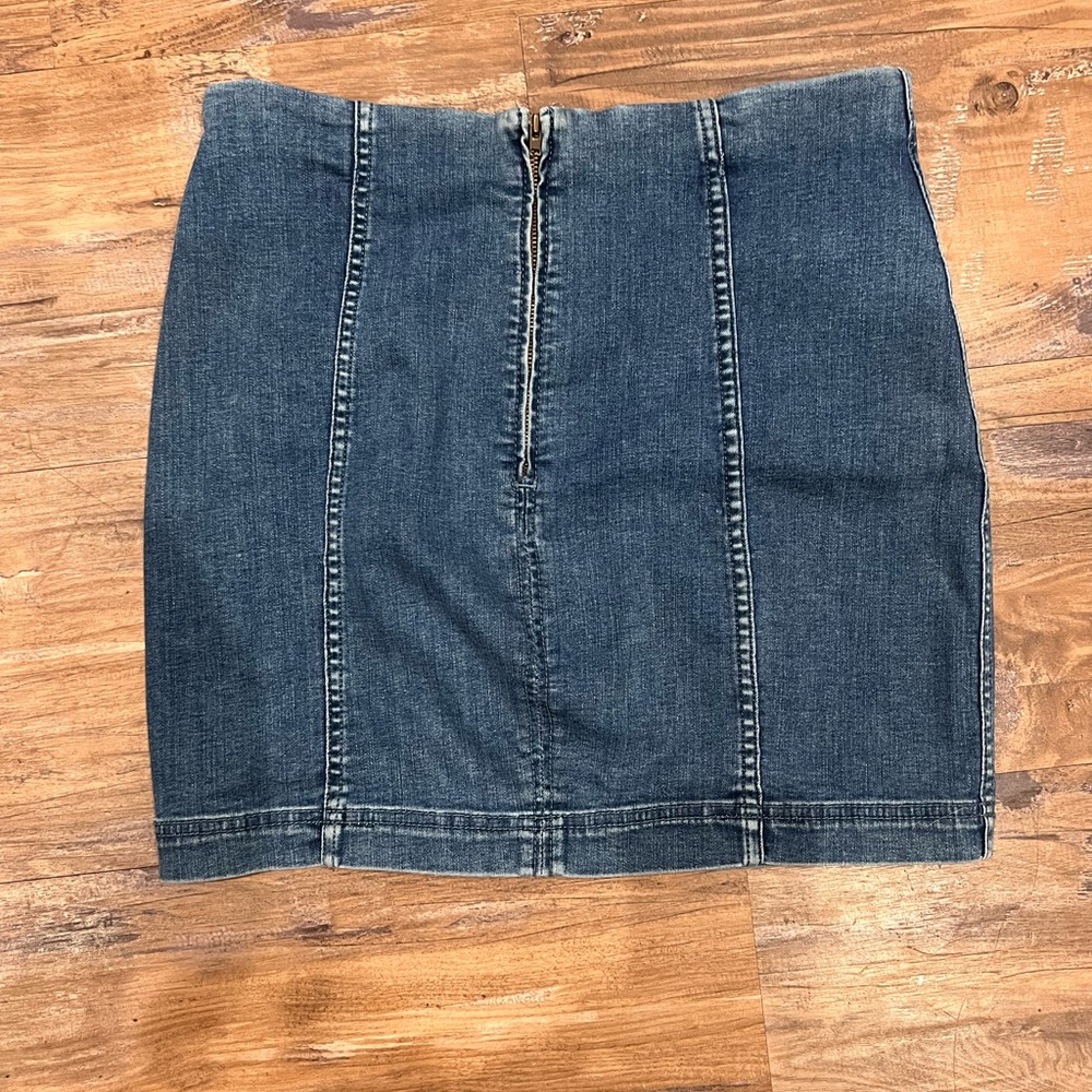 FREE PEOPLE DENIM MINI SKIRT - Picture 3 of 3